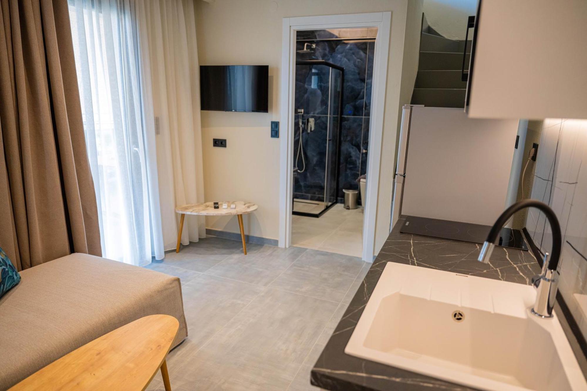 Fay Suites Flogita Exterior photo